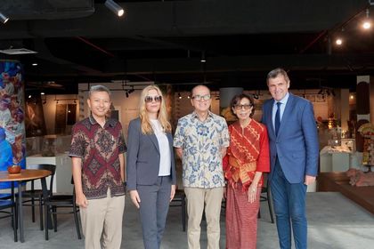 Среща между посланика на Република България в Индонезия д-р Таня Димитрова и г-н Тантоуи Яхя, президент-комисар на Специалната икономическа зона Кура-Кура